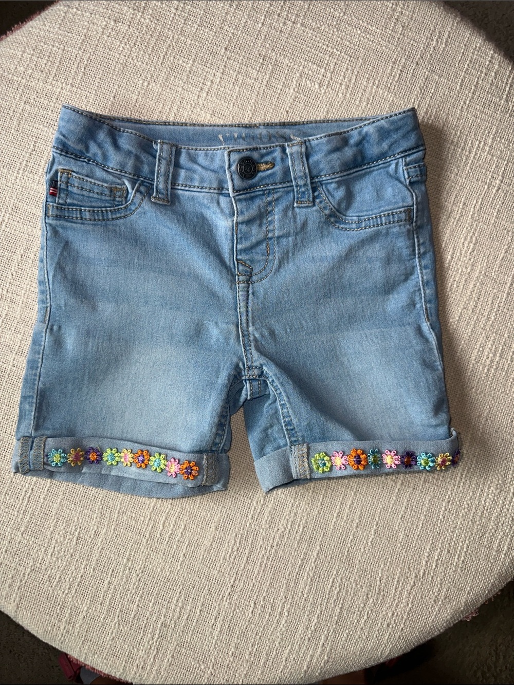 Girls Vigoss Light Blue Denim Shorts with Colorful Flower Trim.  Size 5/6.